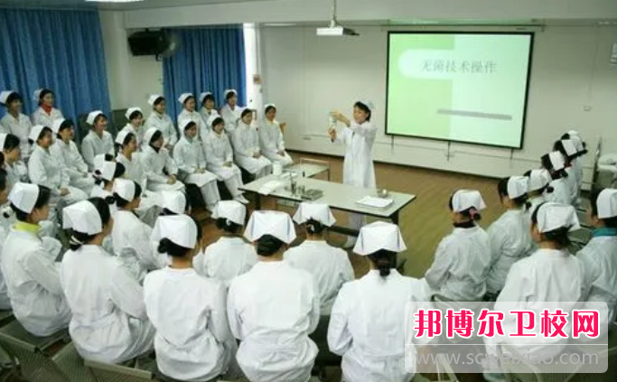 2023年重庆护理学校招生有哪些要求