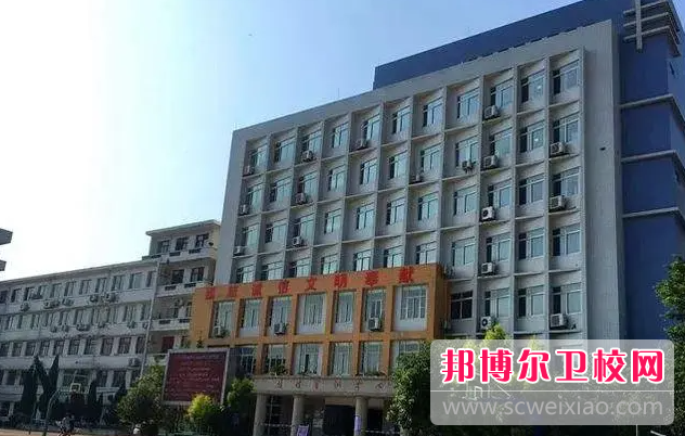 四川2023年初中生报什么护理学校