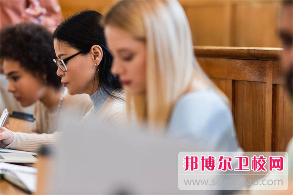 广西科技大学附属卫生学校护理专业介绍