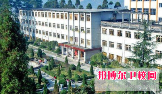 贵州2023年男生读什么护理学校