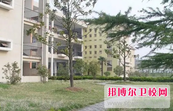 江苏2024年初中生女生读什么护理学校好